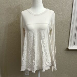 Lululemon white long sleeve tee size 6